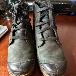 PALLADIUM Women’s Pampa Hi Waterproof LEATHER / SUEDE Gusset US 8